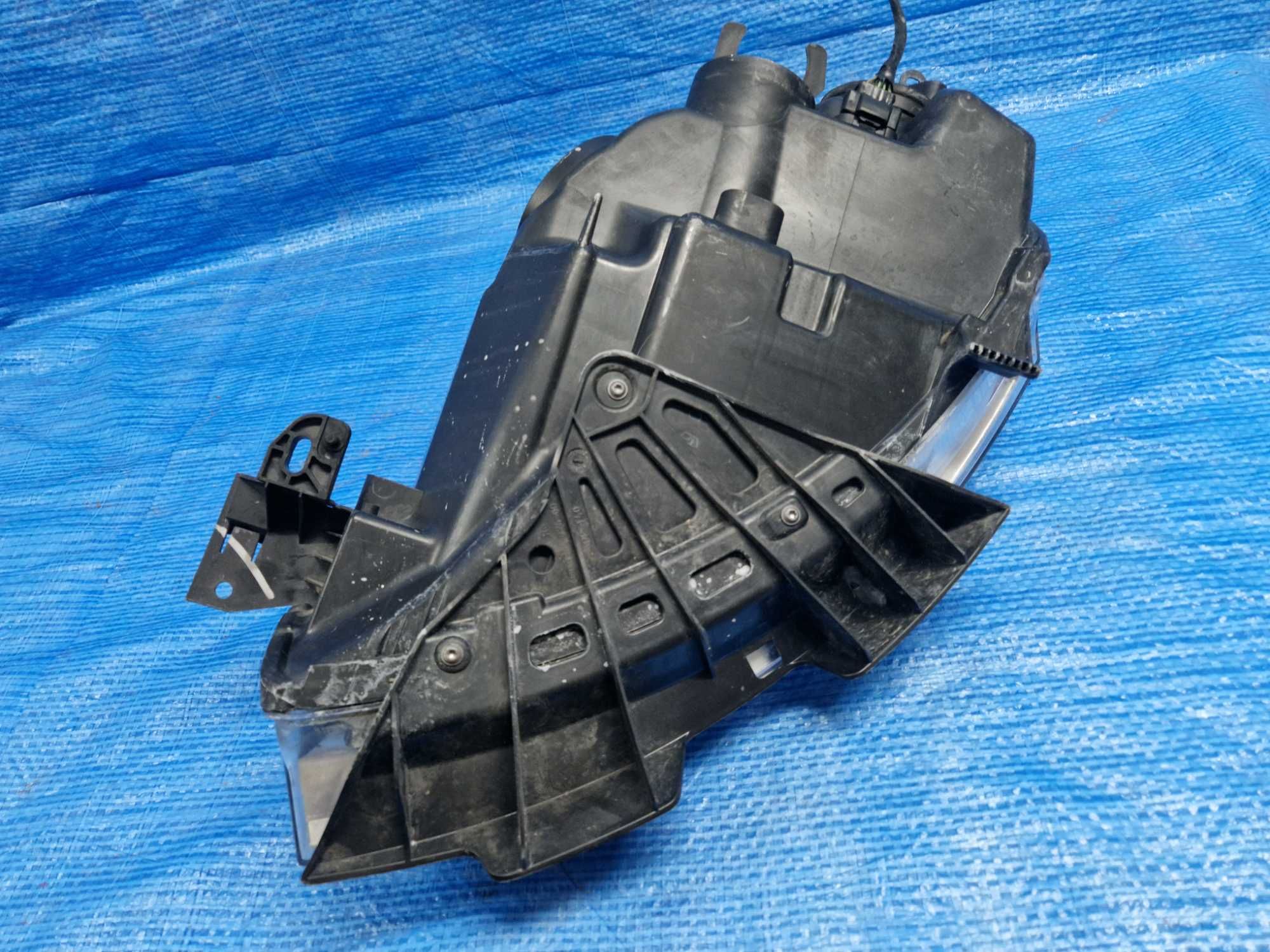 Citroen C4 Picasso lampa prawa + ślizg Oryginał Europa Bardzo Ładna