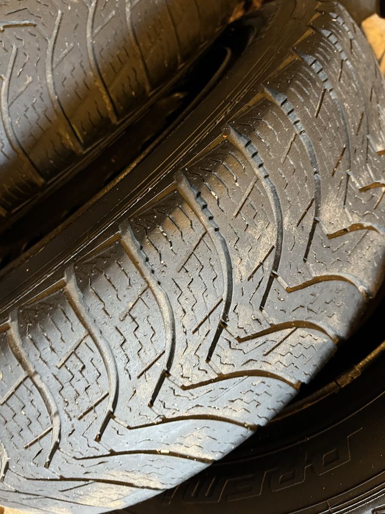 Колеса в зборі ,шини ,диски 185/65 R14 чотири штуки