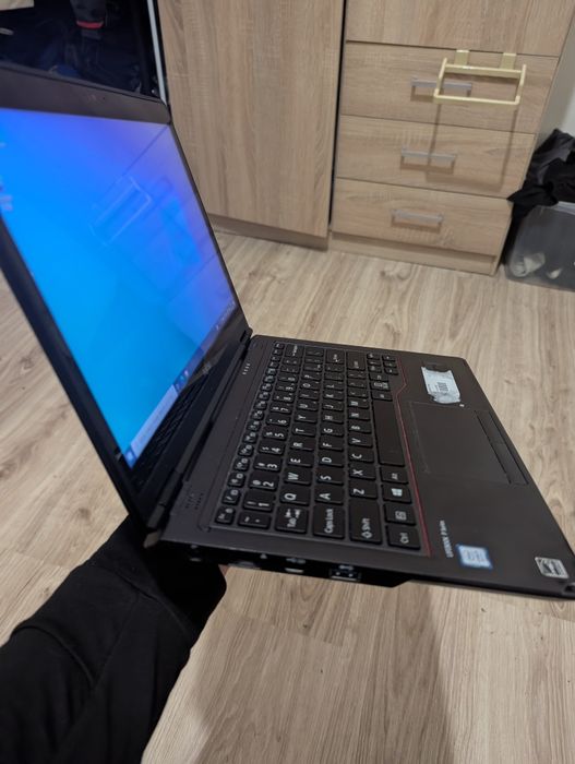 Ноутбук- трансформер 360 Fujitsu lifebook p728 i5 8250u 8/128 сенсорни