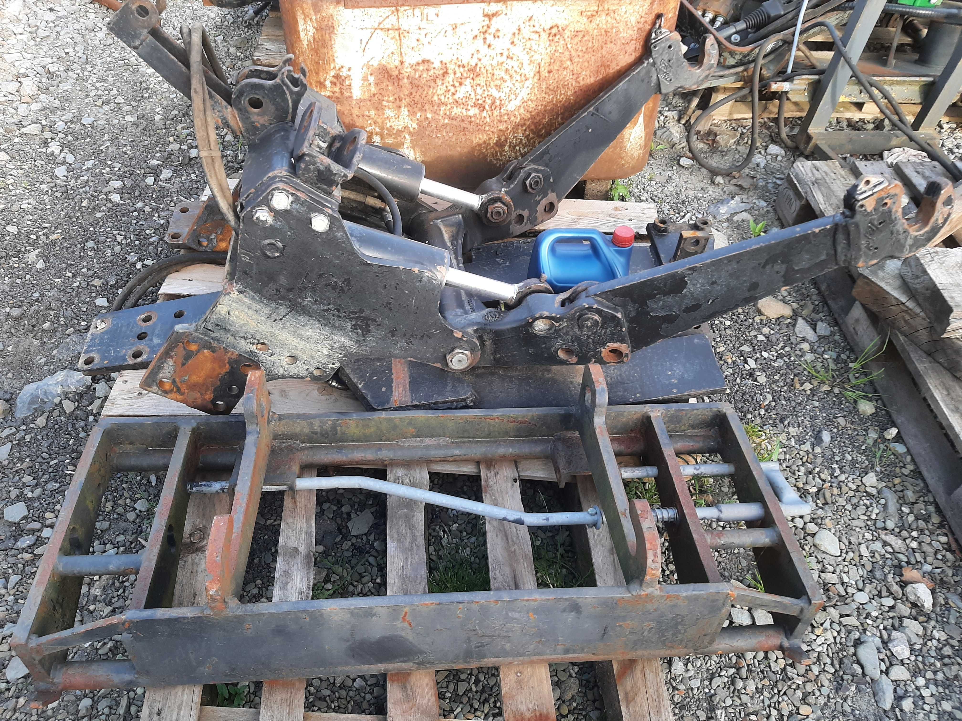 Przedni podnosnik TUZ Massey Ferguson 6245 . 6255