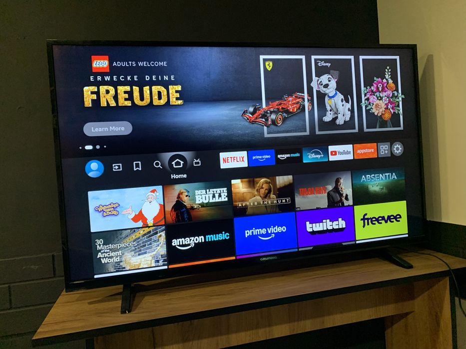 Телевізор Grundig 50 smatr TV 4k + кріплення на стіну