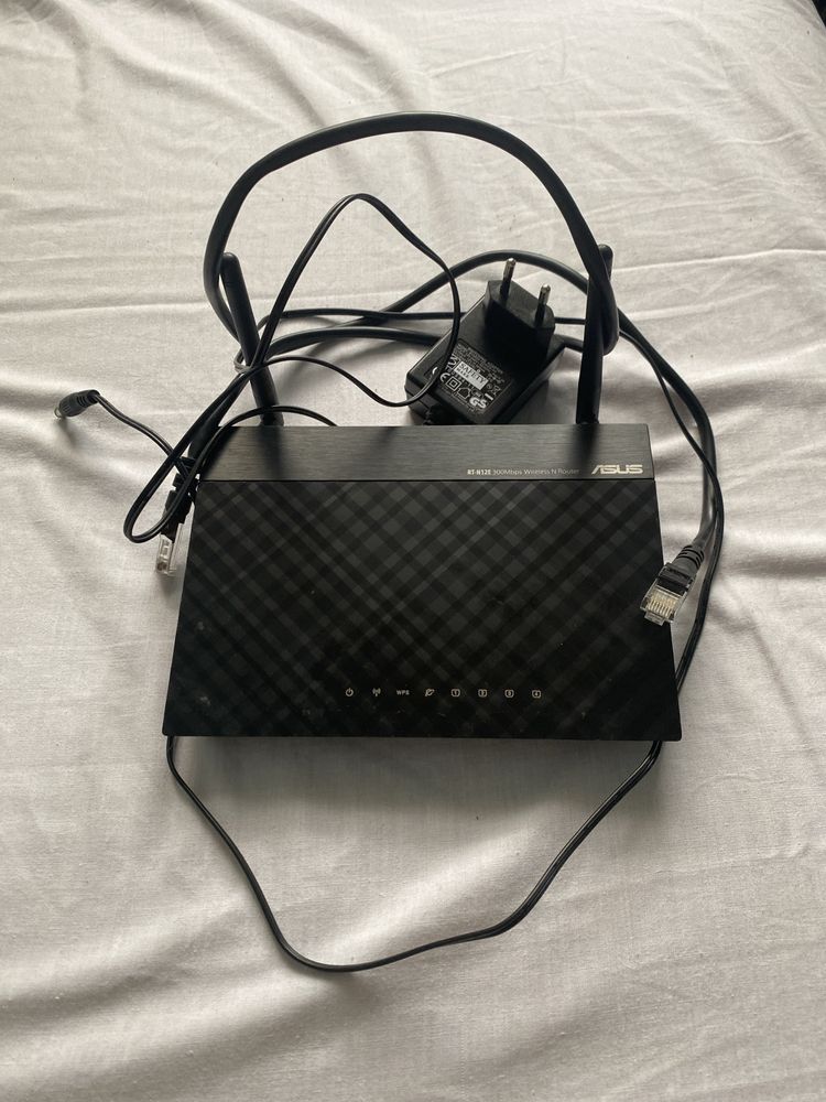 Router Asus RT-N12E