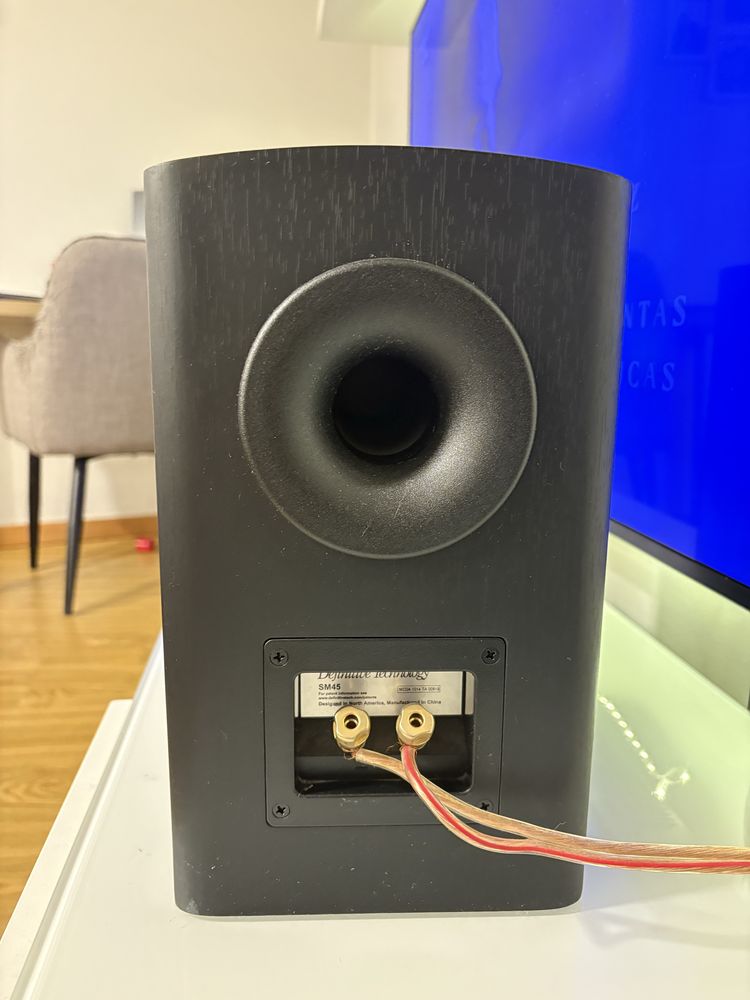 Colunas Hi-Fi Definitive Technology