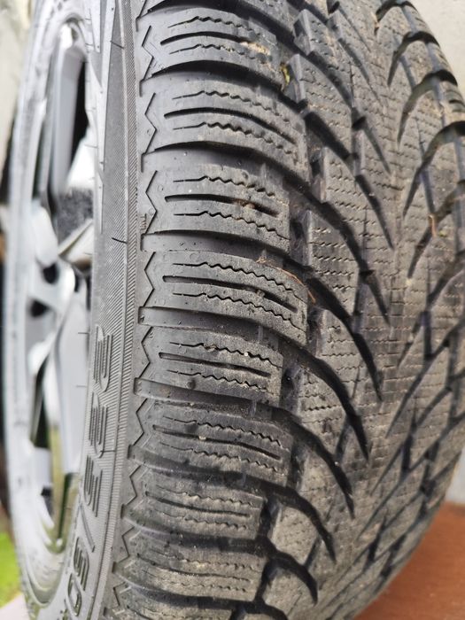 Felgi z oponami Toyota