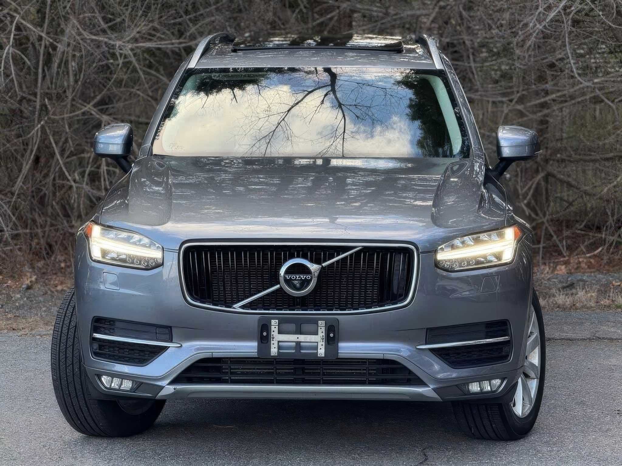 2017 Volvo XC90 T6 Momentum