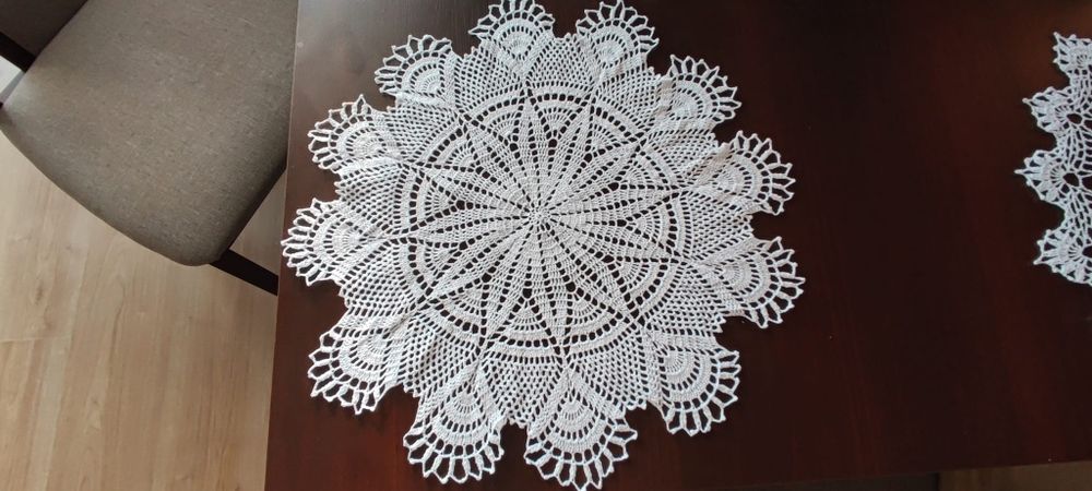 Serwetka szydełkowa rękodzieło 38 cm średnica
