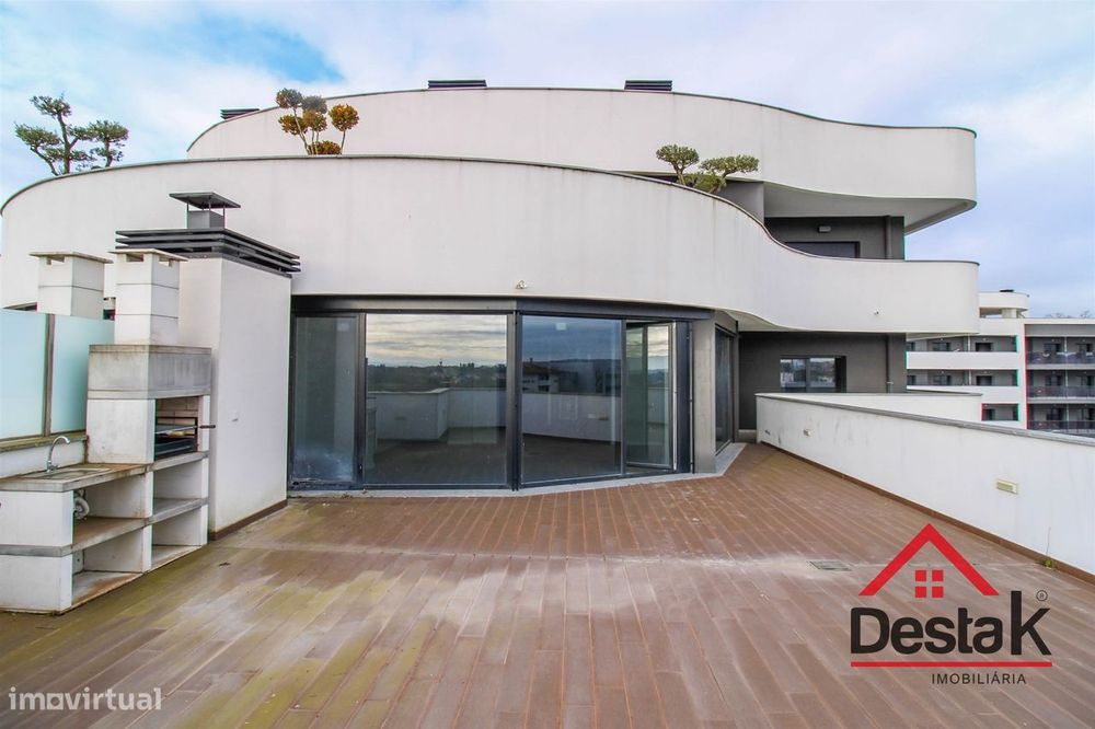 Apartamento T3+1 com terraço em Viseu