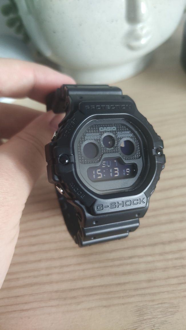 Zegarek Casio G-Shock Dw-5900