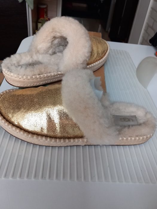 Натуральні тапочкиUGG. 39р.