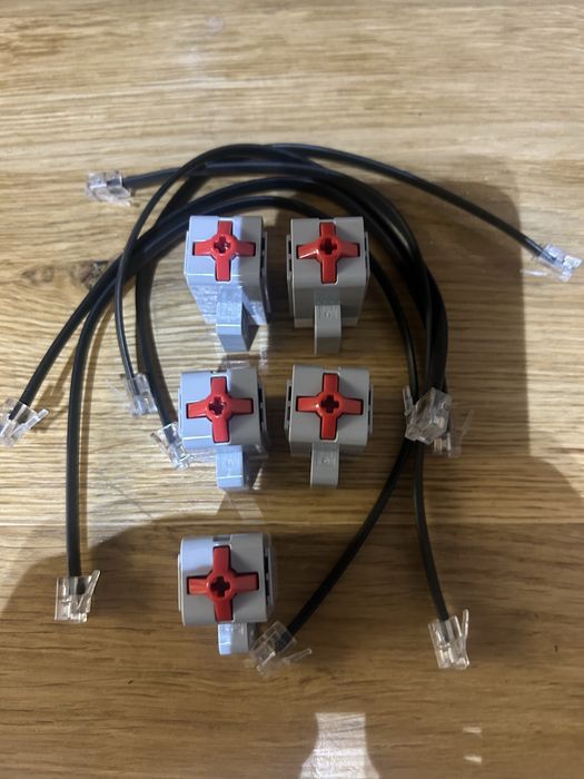 5 czujników LEGO dotyku plus kable