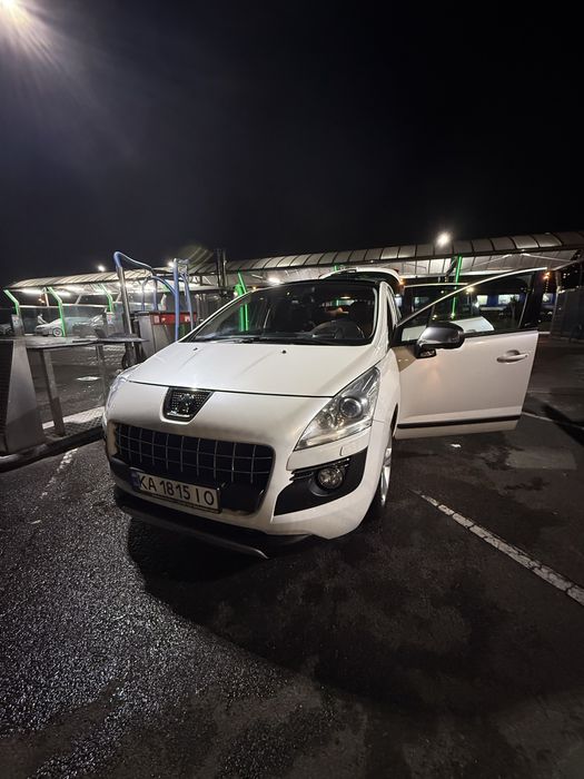 Автомобіль Peugeot 3008