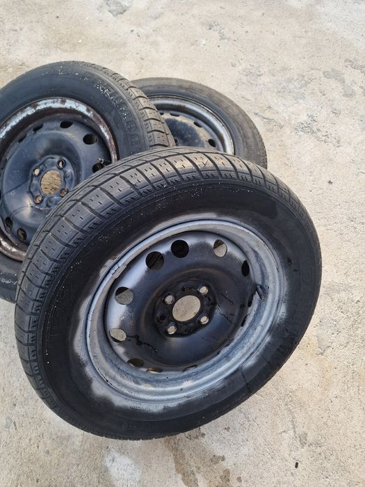 Varias jantes de ferro