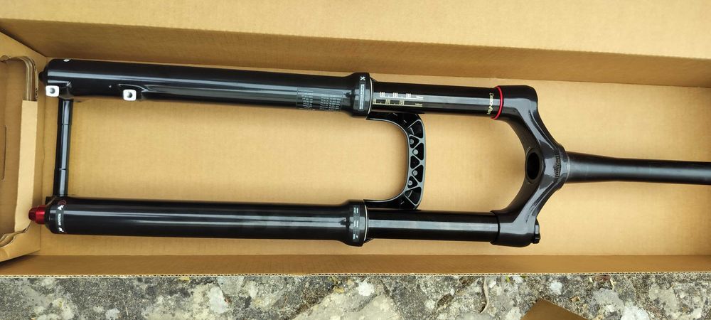 rock shox yari rc 150mm nova
