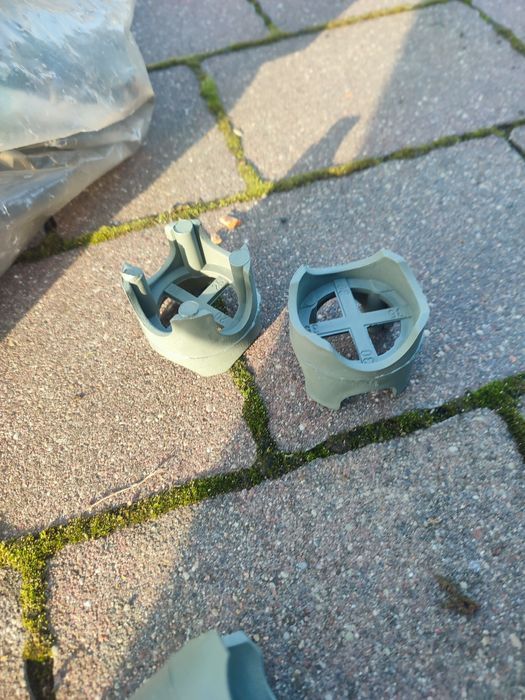 Dystans podkładka do prętów zbrojeniowych 20x25 x30 x35 mm