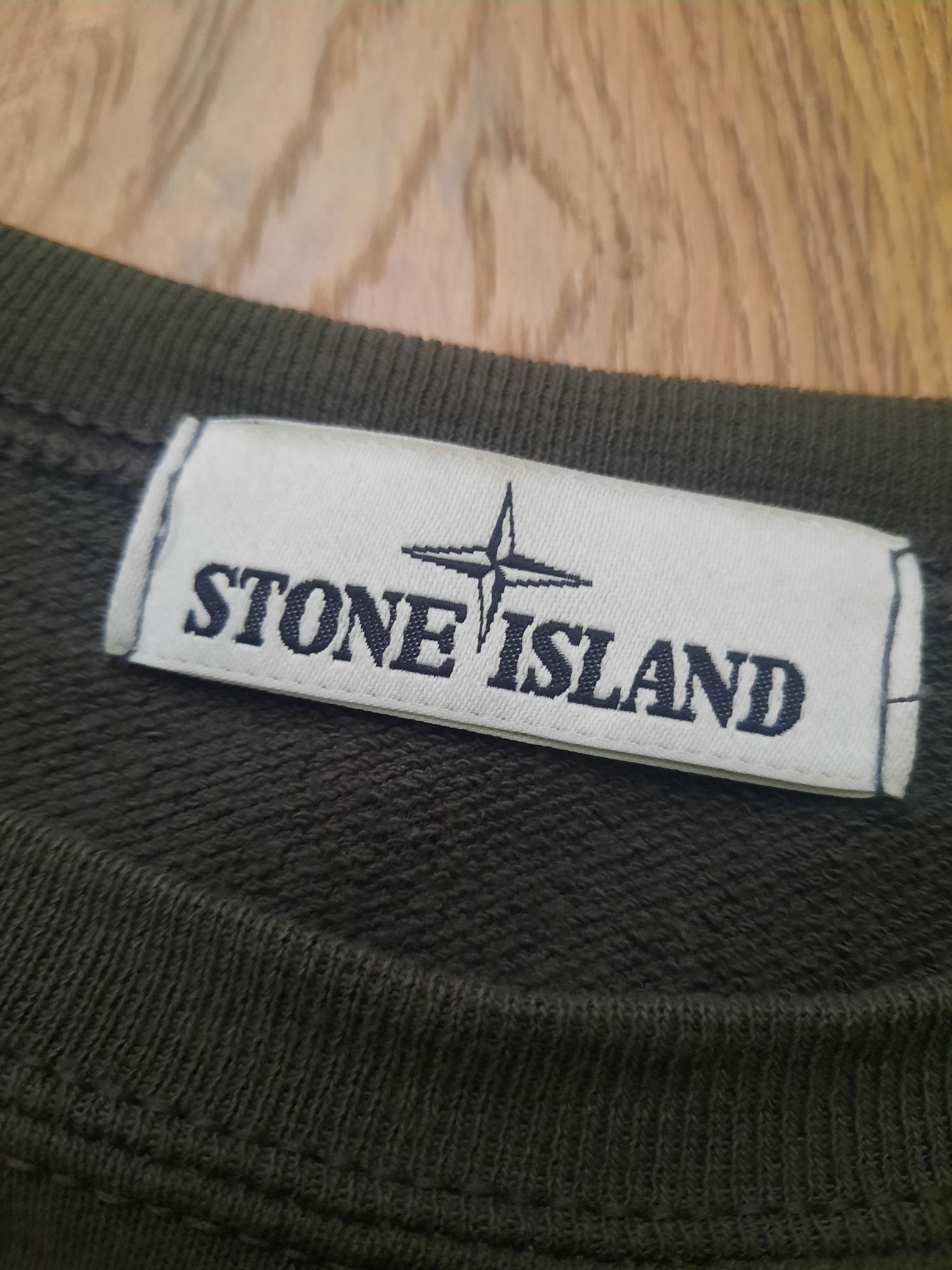 Stone Island [M]