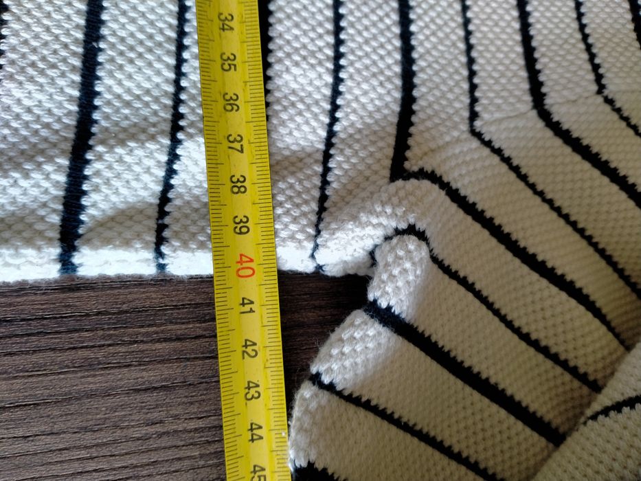 Sweter bawełniany Massimo Dutti.