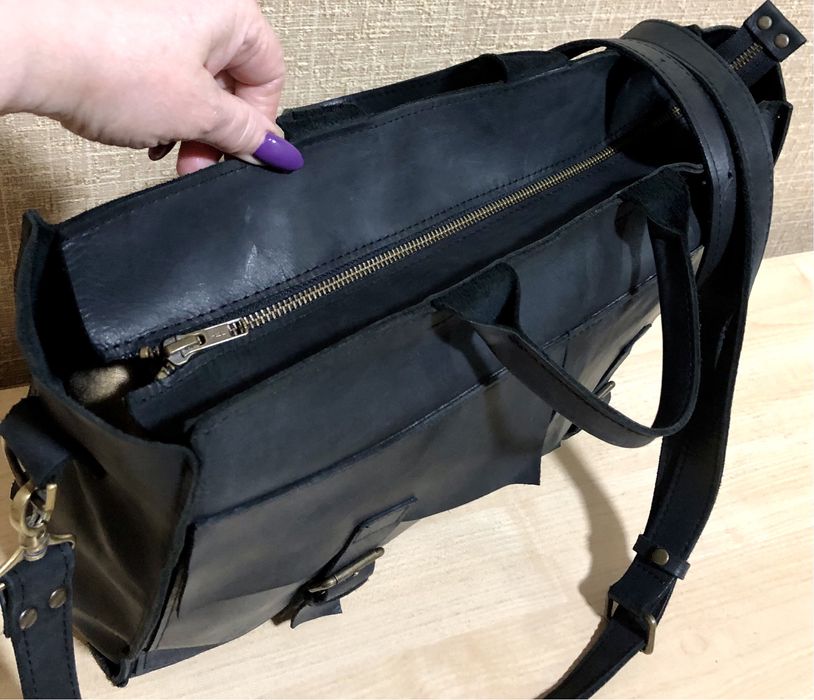 Черная сумка-сэтчел из натуральной кожи