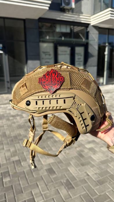 Тактичний бойовий шолом у камуфляжі Multicam