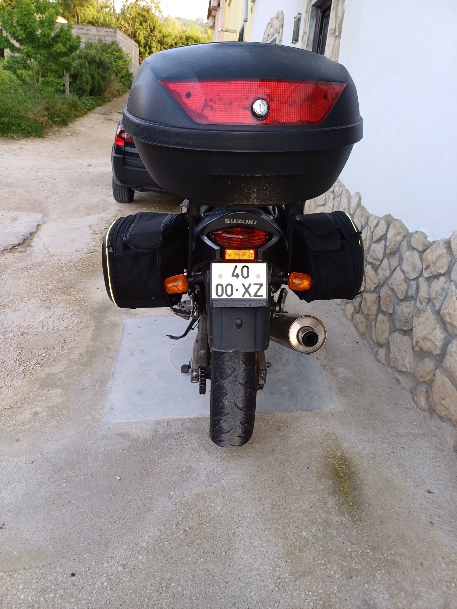 Vendo ou troco Mota Suzuki GSX 750F