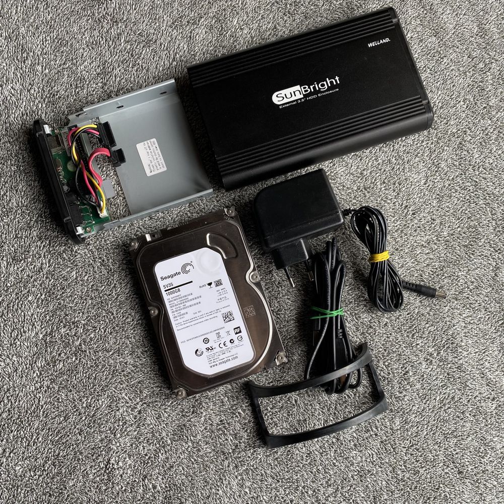 Карман для HDD 3.5" + жесткий 1 тб