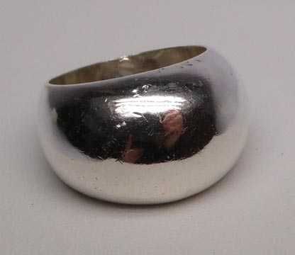 Srebrny masywny pierścionek gładka kopułka  R.19.