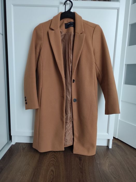 Płaszcz camel brązowy jednorzędowy Sinsay S jesień
