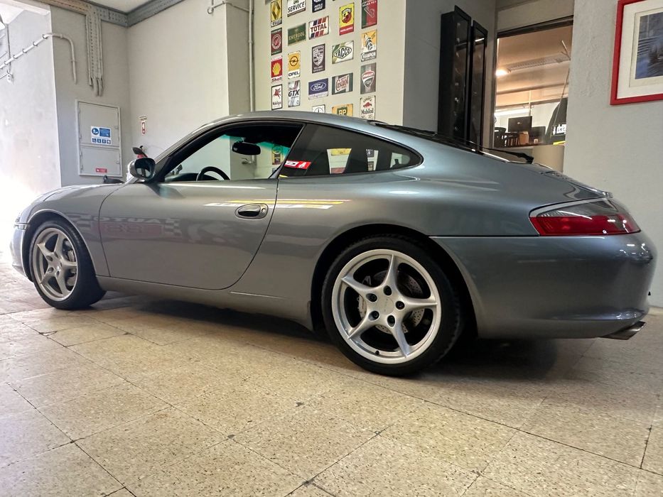 Porsche 911 (996) Carrera 4