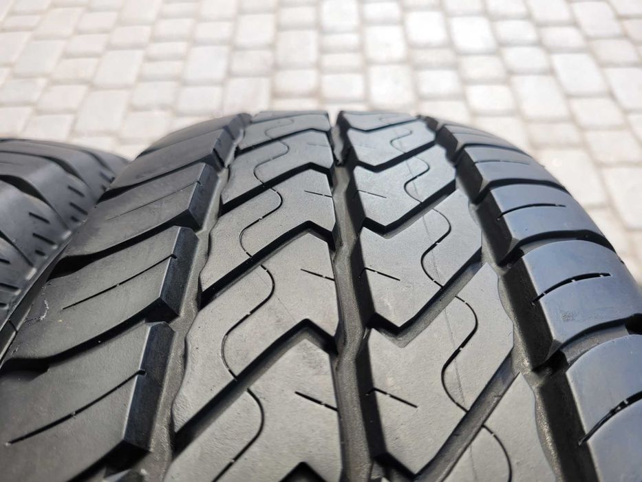 215 /60 R 17  C       Dunlop  Lato/Komplet