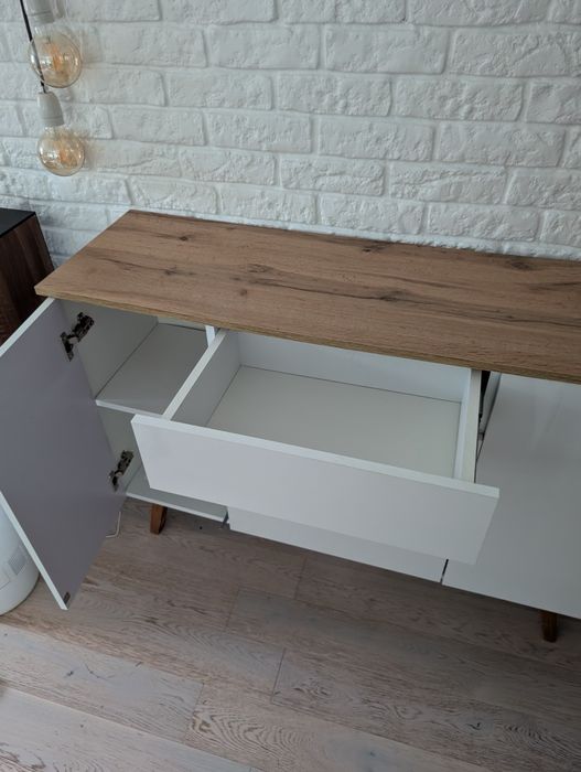 Komoda biała z szufladami