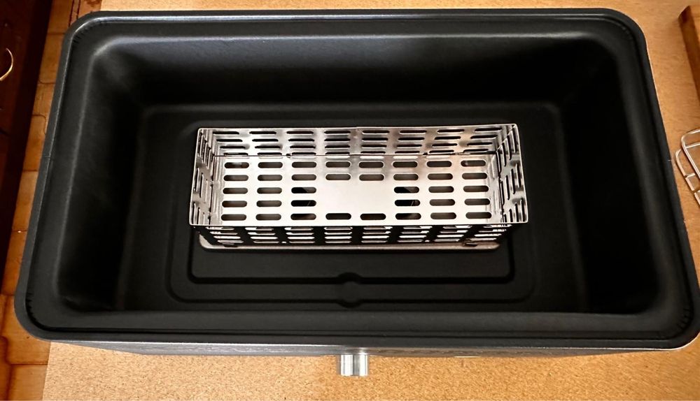 Churrasqueira portátil c/ sistema de ventilação