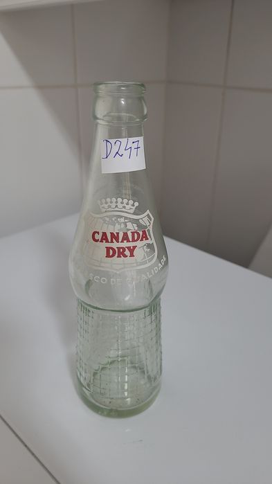 Garrafa antiga pirogravada Canada Dry.