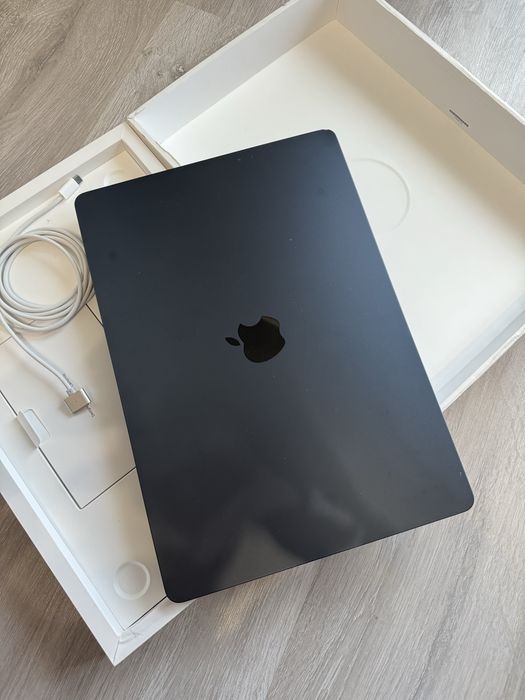 Офіційний macbook air 15 m2 процесор