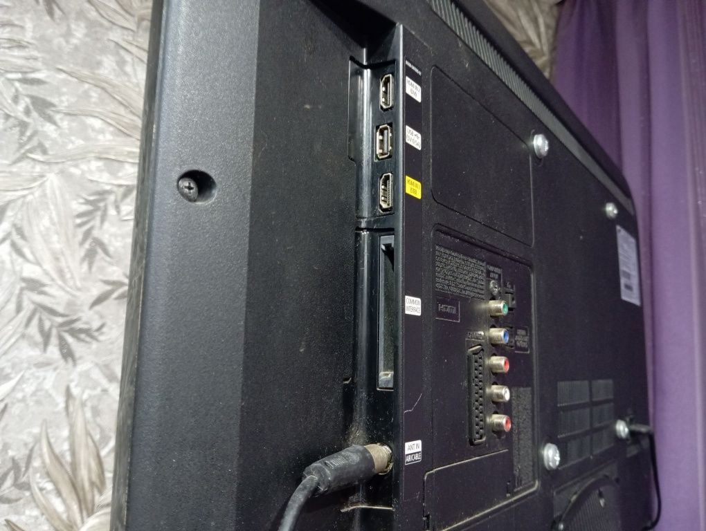 Продам телевизор б/у  Samsung UE32F5020AK диагональ 32