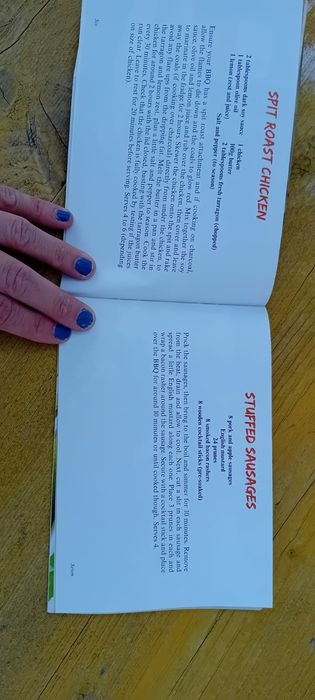 Livro Favourite Barbecue Recipes de J Salmon