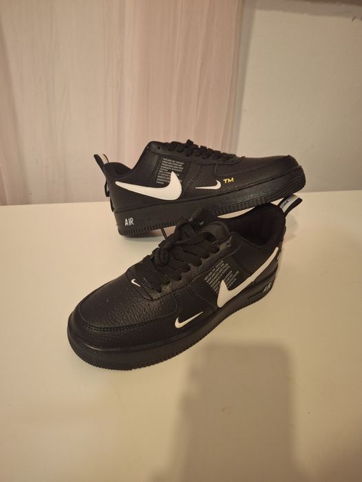 Buty sportowe damskie NIKE Air Force 1