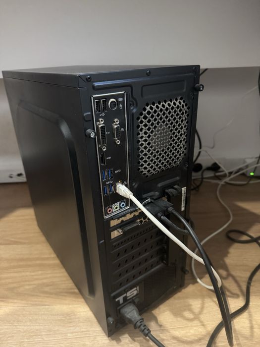 PC computador 16 gb RAM  250 gb ssd e 1TB hdd / i5 10400 / rx 580