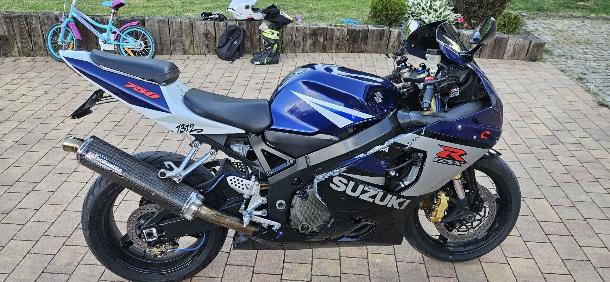 Suzuki GSX-R 750 K4