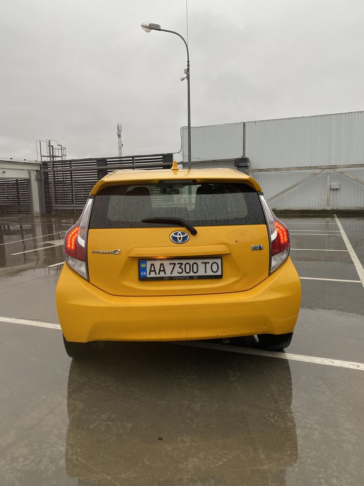 Toyota Prius C 2015