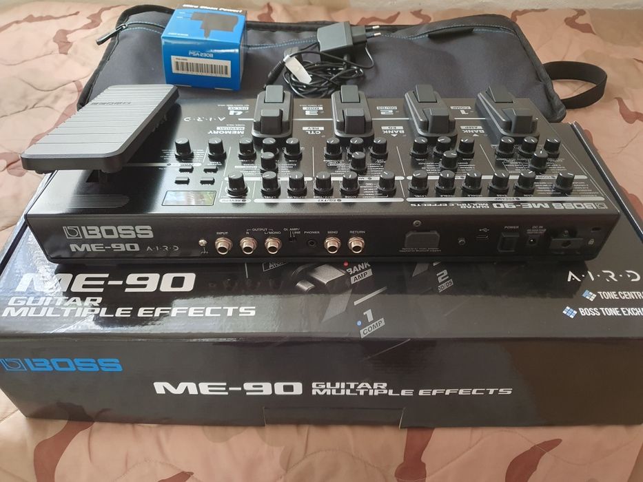 Pedaleira para Guitarra Boss ME-90 + Acessórios