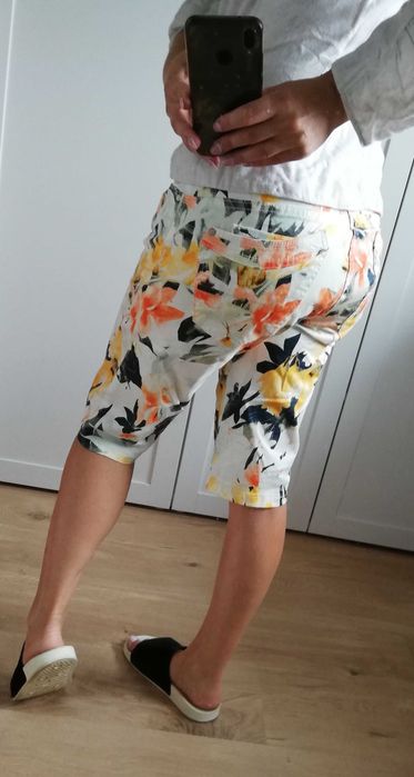 Buena Vista spodenki w kwiaty bermudy r. S