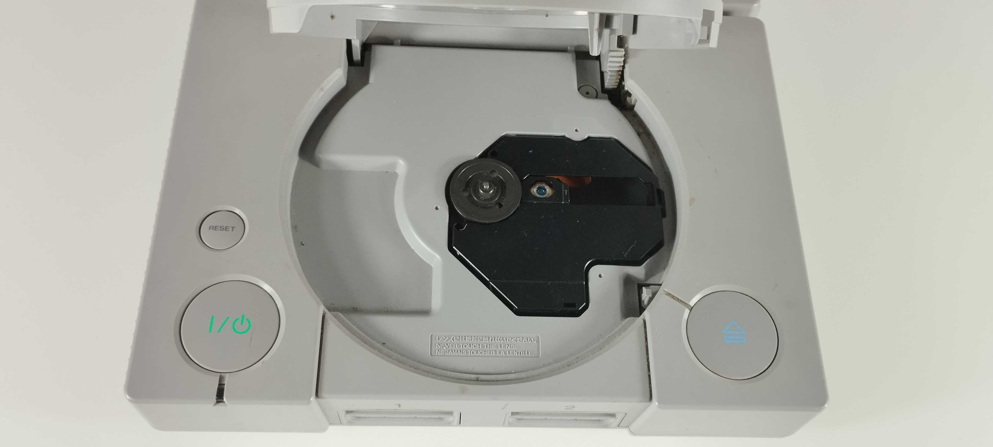 2 Consolas + Comando Playstation 1 para reparação / peças