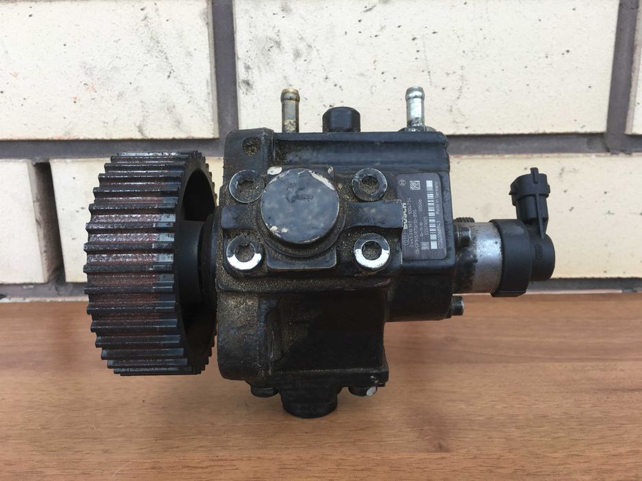 Паливний насос (ТНВД) Opel Insignia. Astra J. Zafira C - 2.0CDTi