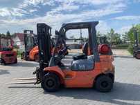 Wózek widłowy Toyota 42-7FG20, udzwig nominalny 2000 kg, rok 2001