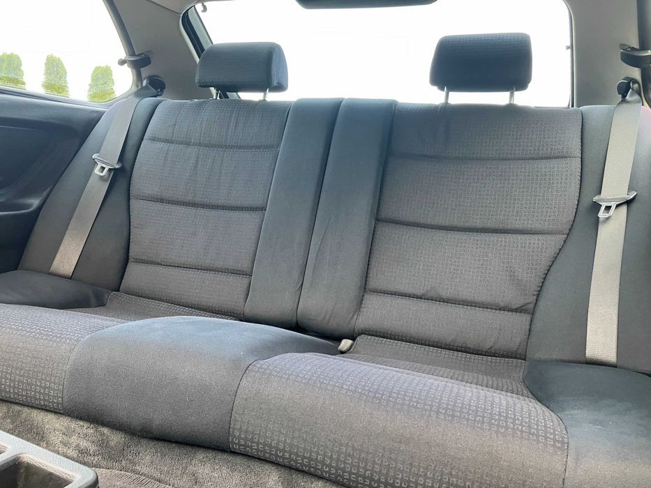 BMW 316 Farngrün Metallic Klimatyzacja ASC 4 x Air Bag Roleta 152096km