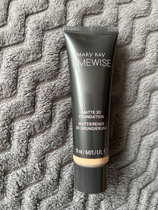 Podkład IntelliMatch 3D TimeWise Beige W 100 (Matujący) Mary Kay