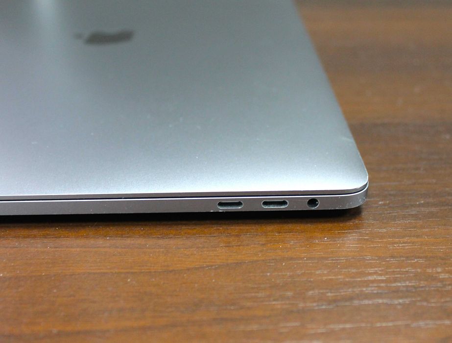 Laptop MacBook Pro 13,3 A1707, 16GB