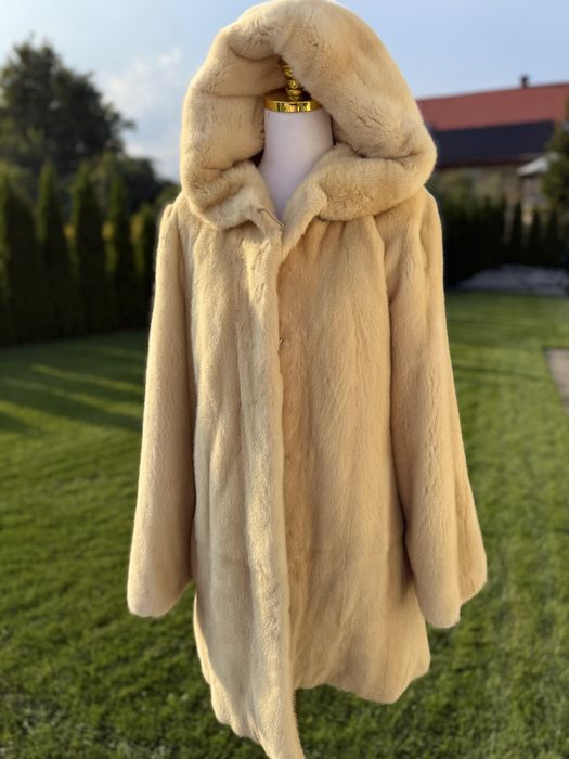 Futro naturalne z grzbietow norek, rozm. M-L