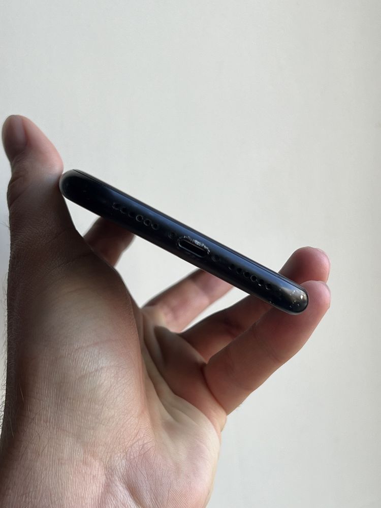 IPhone XR 64 Gb Black Neverlock АКБ 82%