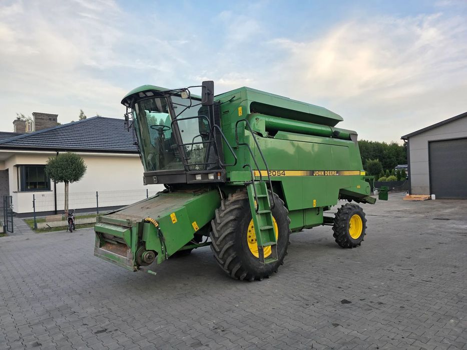 John Deere 5054  John Deere 2054