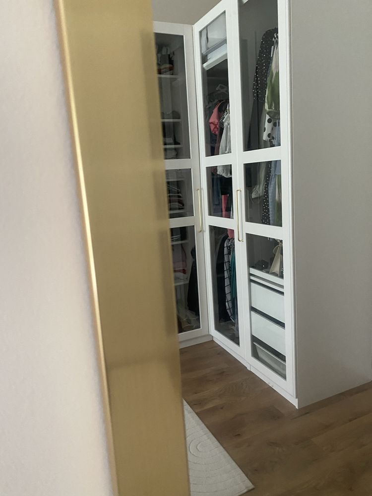Lustro Nowe w złotej ramie